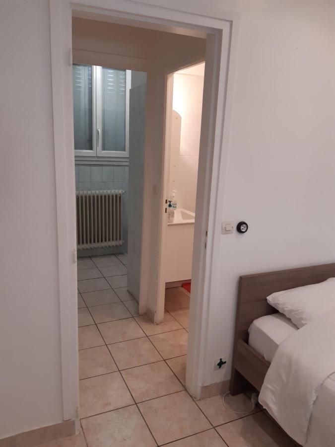 Appartement AAD1 Clamart 200 m du Tramway T6 st pavé blc avec cuisine séparée Exterior foto